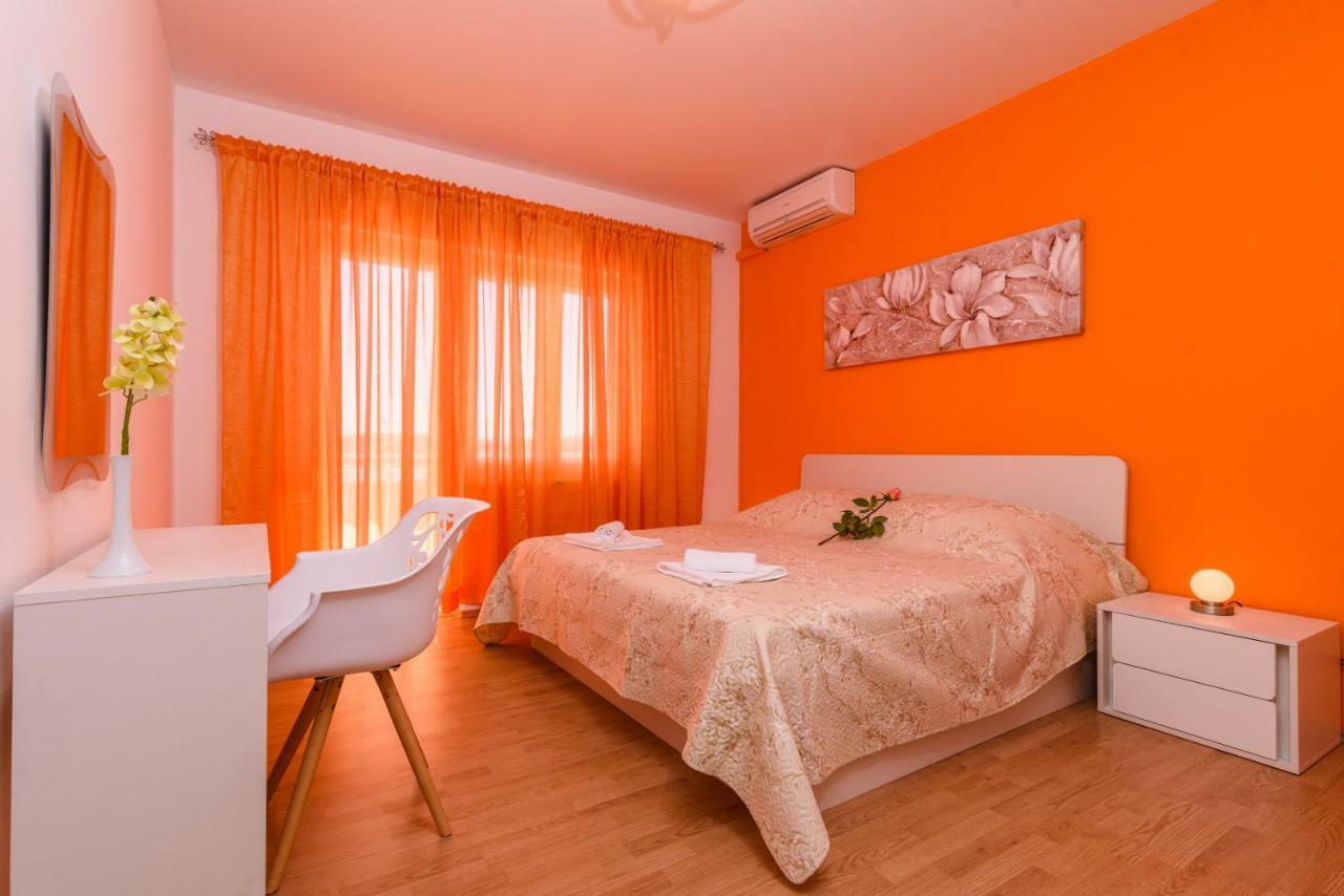 Accommodation Mamut Trogir Eksteriør bilde