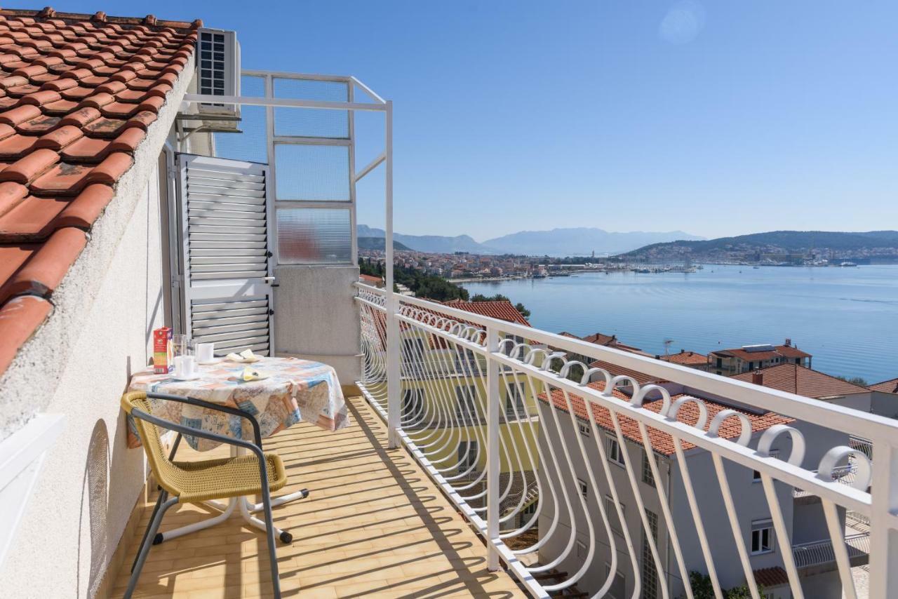 Accommodation Mamut Trogir Eksteriør bilde